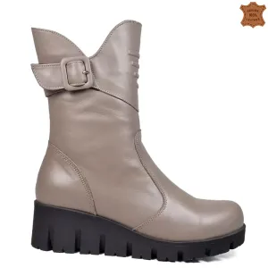 Дамски ежедневни боти във визон на удобна платформ... Дамски ежедневни боти във визон на удобна платформ...