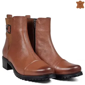 Дамски ежедневни боти в кафяв цвят на нисък ток 20... Дамски ежедневни боти в кафяв цвят на нисък ток 20...