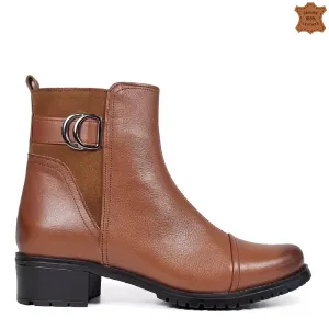 Дамски ежедневни боти в кафяв цвят на нисък ток 20... Дамски ежедневни боти в кафяв цвят на нисък ток 20...