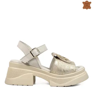 Актуални дамски сандали от естествена кожа в злати... Актуални дамски сандали от естествена кожа в злати...