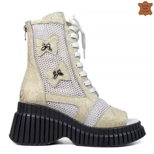 Летни дамски боти в златист цвят на платформа 2023... Летни дамски боти в златист цвят на платформа 2023...