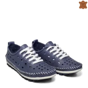 Равни летни дамски обувки в синьо 2023161-1...