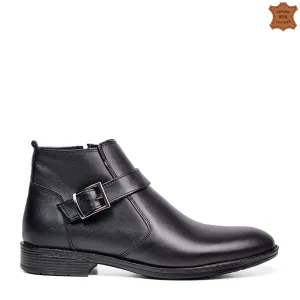 Мъжки елегантни боти от естествена кожа с цип в че... Мъжки елегантни боти от естествена кожа с цип в че...